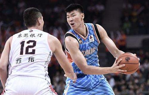 范子铭在北京年薪多少 他女朋友黄逸辉资料照片