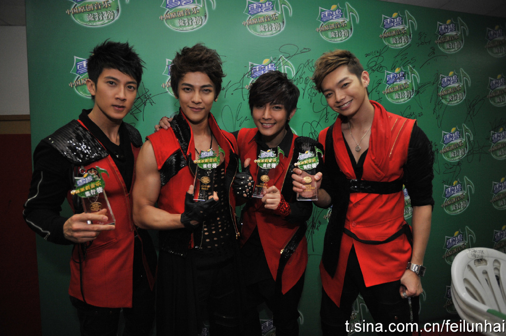 ��������������ô�� �����ڳ������¼�ʼĩ