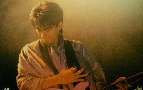 ���úƶ����ձ��ĵ�λ��� ������ͷ�������˺���ǰ�ȱ�����