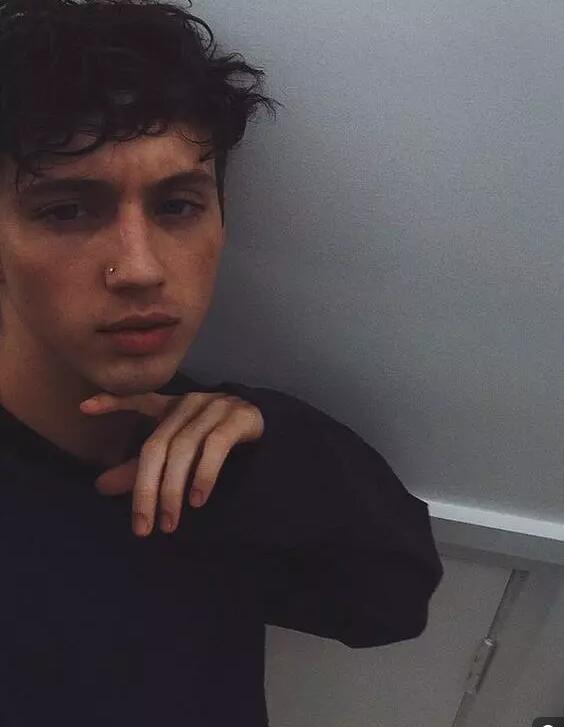 ����Ү.ϣ���ǹ������� �����������Ѷ���˭