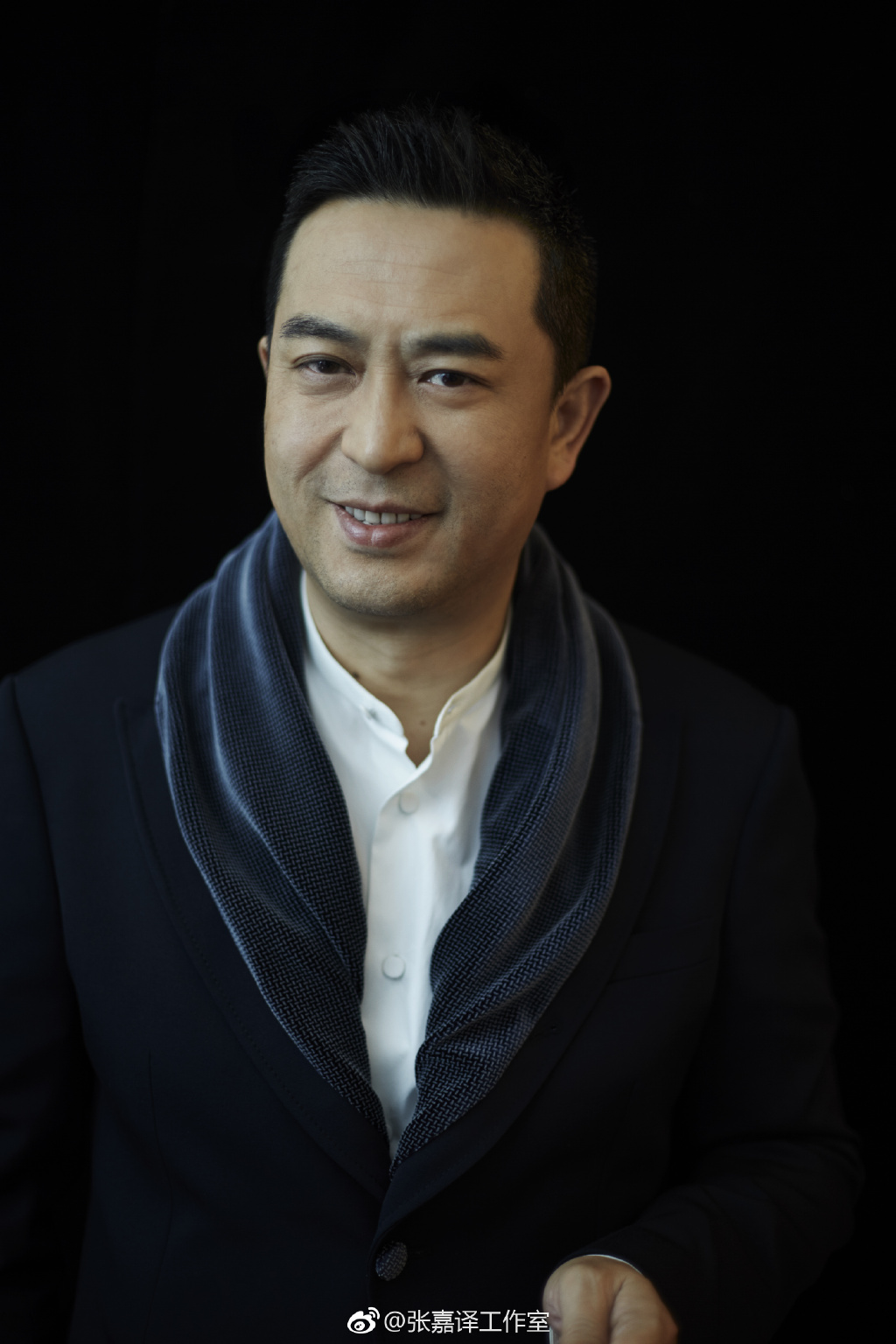 张嘉译为什么叫张小童,清华才子 他为什么那么多女人喜欢