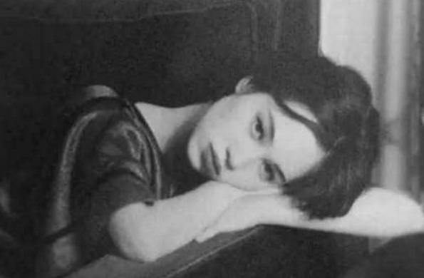 �����ɵİ˸�Ů�˶���˭ ������ʱ���ͼƬ����