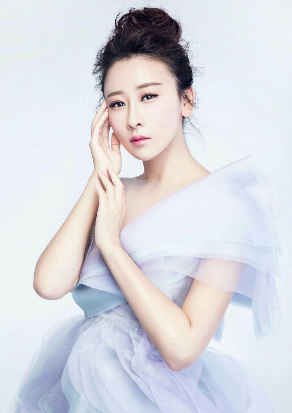 毛俊杰老公是关喆吗 毛俊杰是烟台哪里人