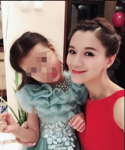 贺宏娟小黑是谁 网络红人zz小黑真名简介