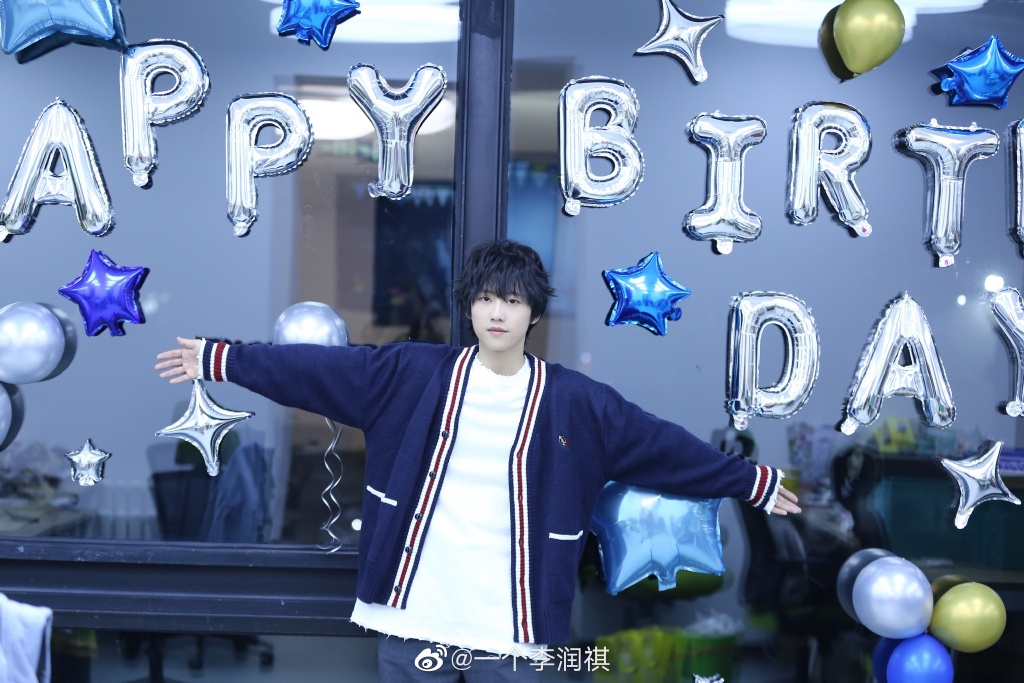 李润祺是男的还是女的 他上伯克利音乐学院什么专业 粉丝名叫什么