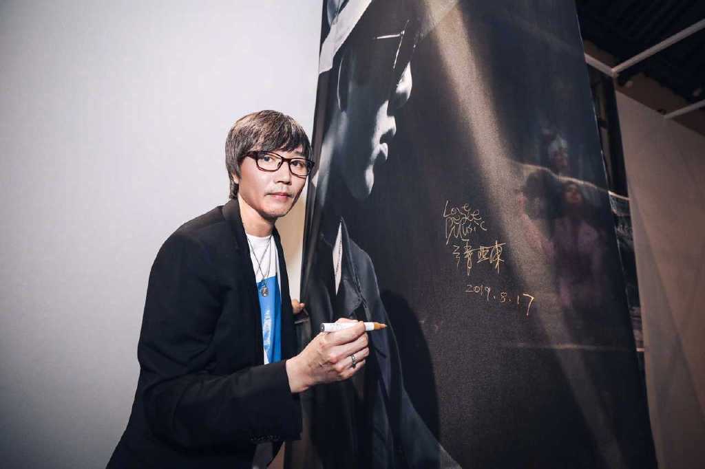 ���Ƕ���Ѹ�������� �����ں�˭��һ��