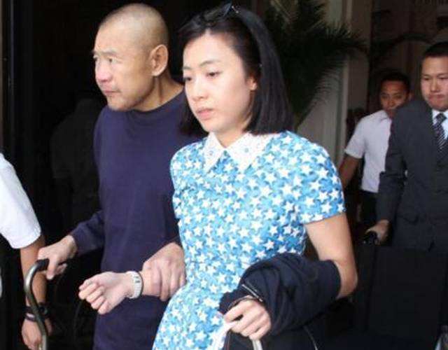 大刘为什么最后选了甘比 刘銮雄一共有多少个女人