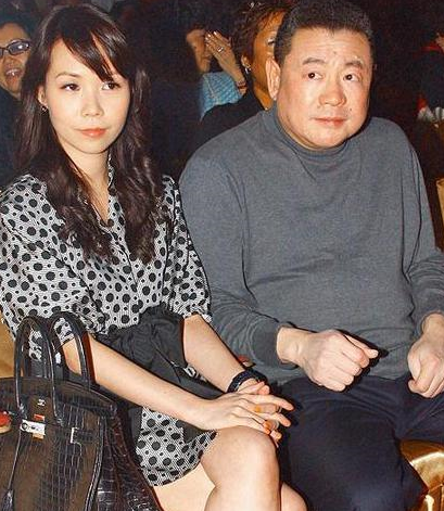 大刘为什么最后选了甘比 刘銮雄一共有多少个女人