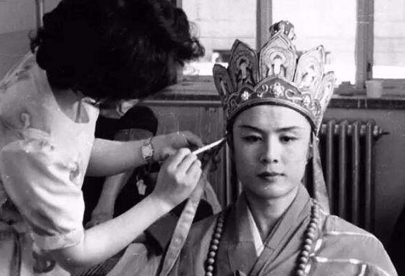 ���ٻ�Ϊʲôû������뿪���μ��� ���ٻ�������˭�ݵĺ�