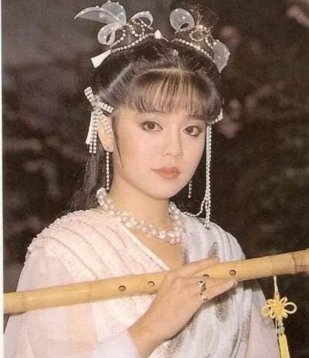 狄莺和狄龙是什么关系 狄莺怎么喂奶儿子11年太变态