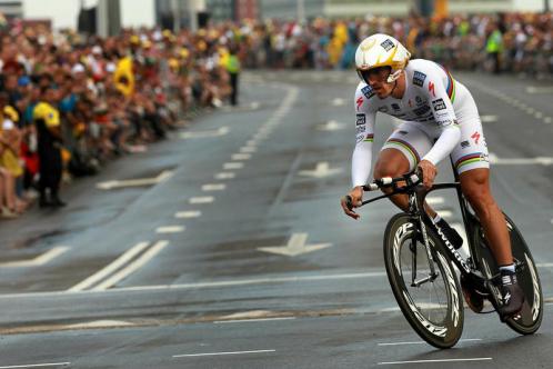 �������г��ٶ�һ���Ƕ���ǧ��ÿСʱ �������г��ٶ������¼