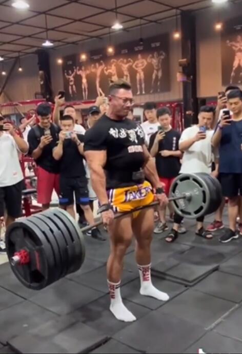 ��С�����˶��ٽ� ��С����¹����˭������