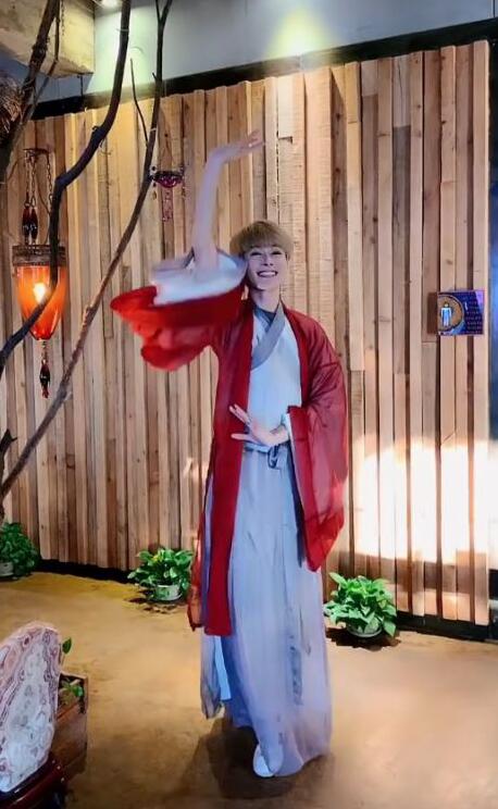 ����С��ۢԴ������ɽ�赸 ���ͺ���С��������һ����