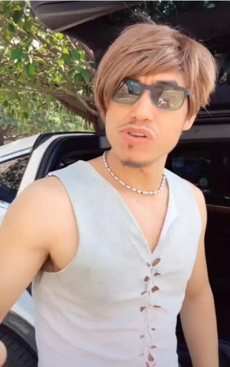 张耀扬很像八神的照片 张耀扬现实中人品咋样