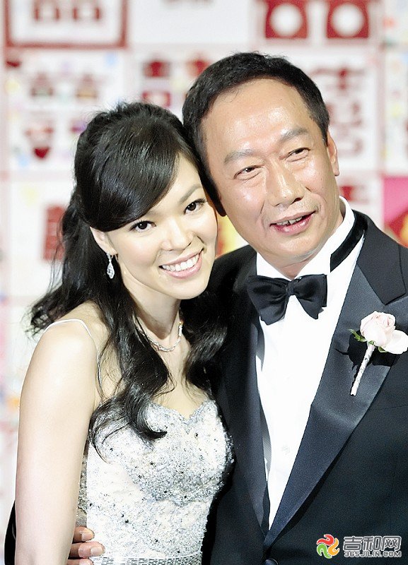 郭台铭为什么娶曾馨莹 曾馨莹的前夫是谁