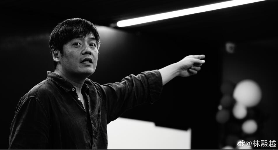 ����Խ����˸ײ���Ա��� ����Խ���ڵ�������˭