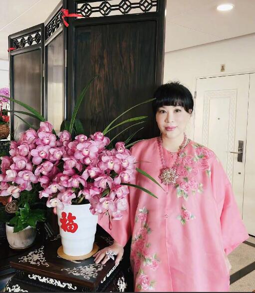 吕良伟的第三任妻子简介 吕良伟老婆杨小娟个人资料