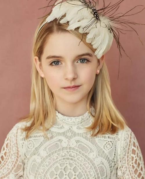 麦肯娜·格瑞丝多大了 现在长大了变成什么样了