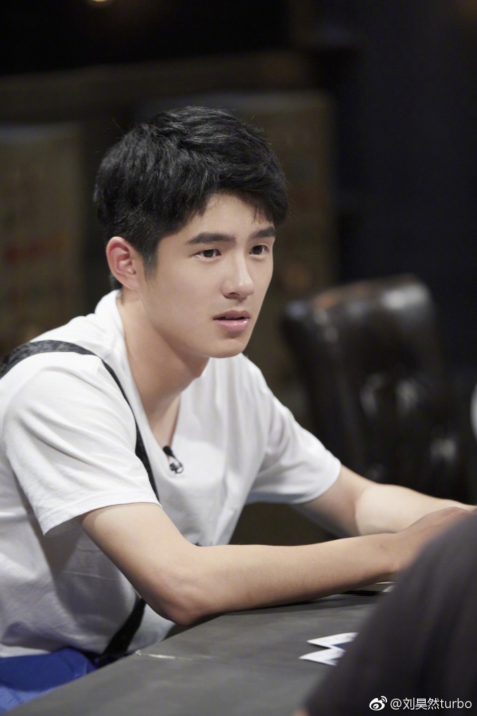 刘昊然为什么不用刘源这个真名 刘昊然陈坤在一起有实锤