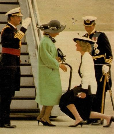 ��ϥ�������������� ��ϥ��ı�׼����ͼƬ