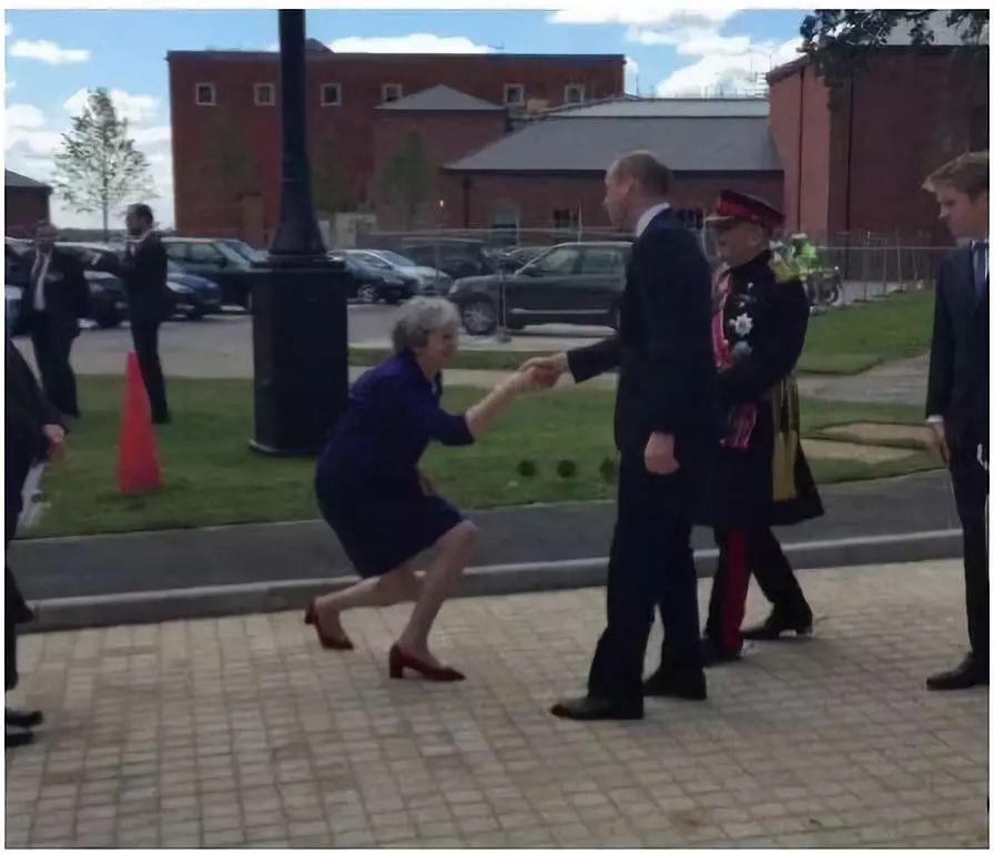 ��ϥ�������������� ��ϥ��ı�׼����ͼƬ