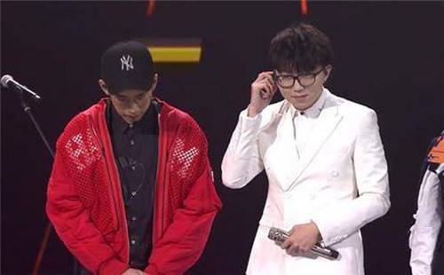 ë���׺������ϵ���ʲô��Ŀ��һ�� ë���׺����Ӻϳ�