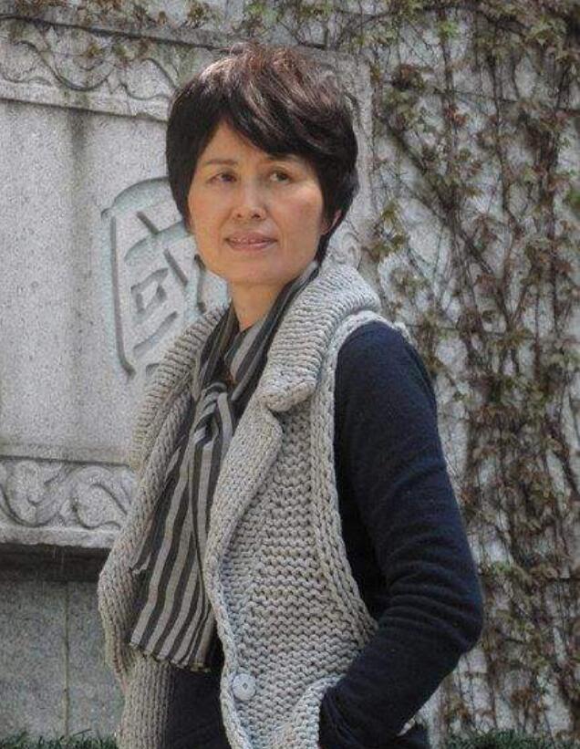 陈逸恒年轻时候的照片 他的老婆施慧资料照片