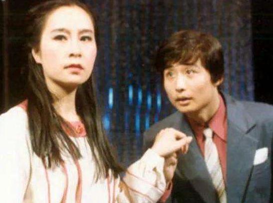 ��Ұâ����ʱ�ڵ���Ƭ ����ǰ��������Ϊʲô���