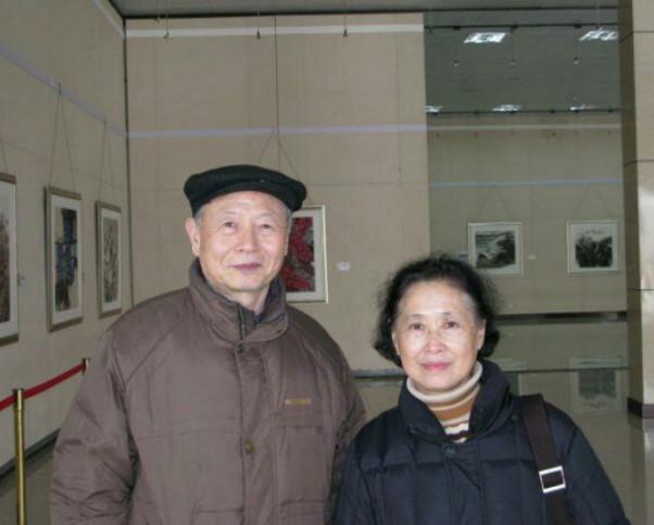 徐秀林年轻时候的照片 她丈夫王佳龙资料照片