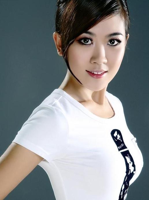 ���񶫵���������������� ����Ů���Ž������Ϲ��Ǻ�Ңǿ��