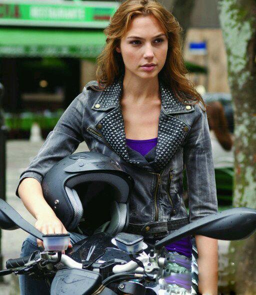 盖尔加朵乳房是多大罩杯的 盖尔加朵速度与激情里是怎么死的