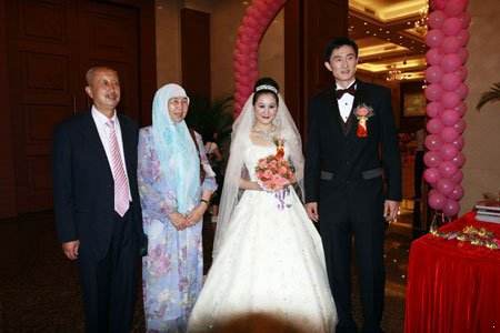 杜锋与妻子结婚照图 杜锋退役仪式名单