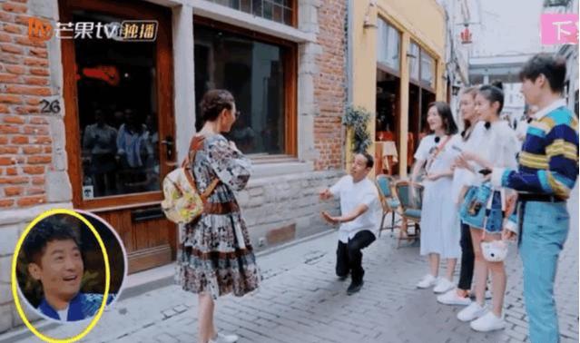 ����ɯ˵�ĶŴ�ǰŮ����˭ ����������������ô����