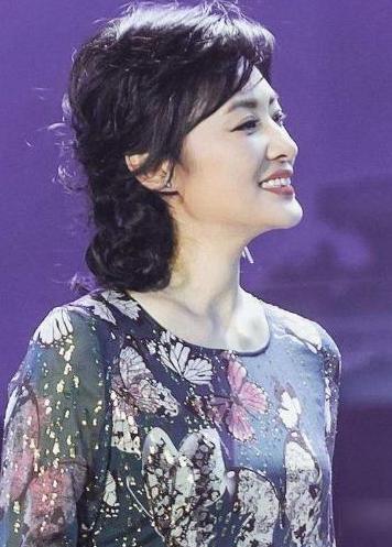 ��������ʱ��������Ƭ ��ǰ���ɷ���˭