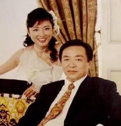 ��������ʱ��������Ƭ ��ǰ���ɷ���˭