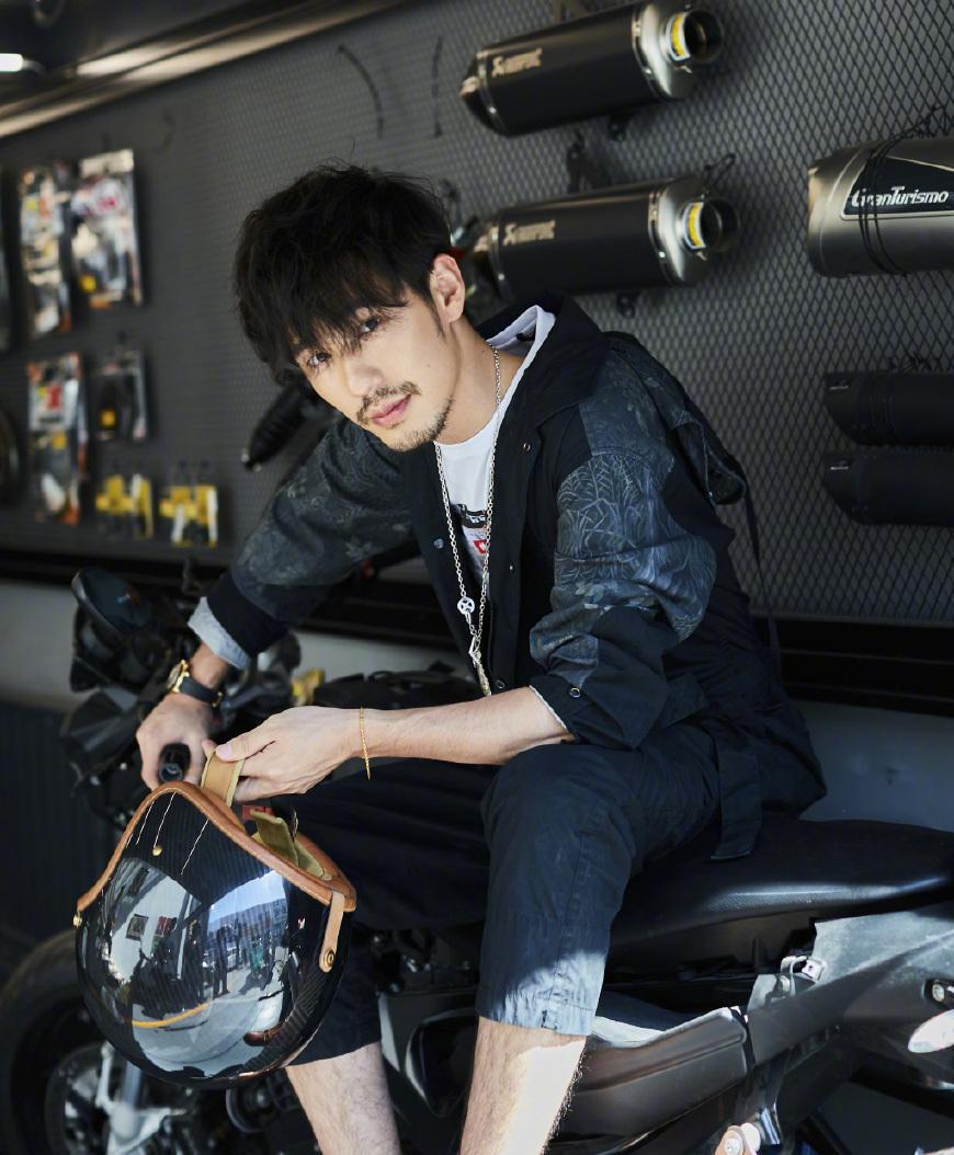 ����Ϊʲô��â�� ����Ů��������������Ƭ