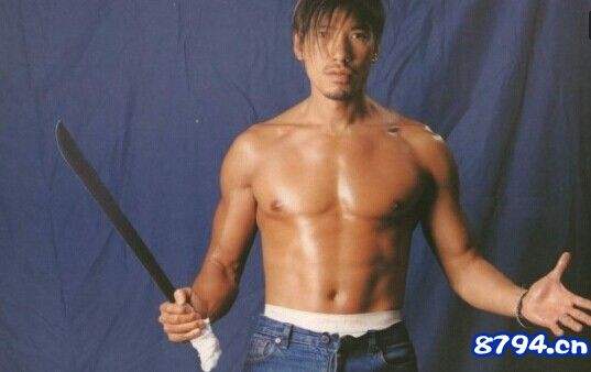 张耀扬是不是同性恋 张耀扬是香港黑社会的人吗