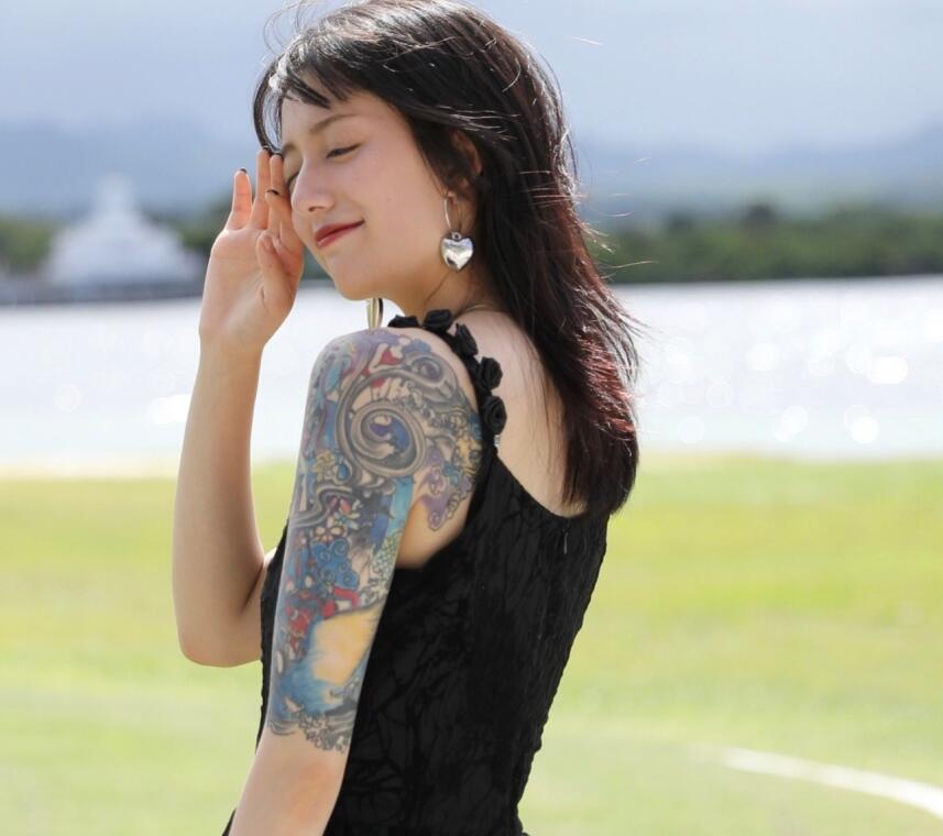 黑尾酱的纹身由来 黑尾酱和李诞谁追的谁