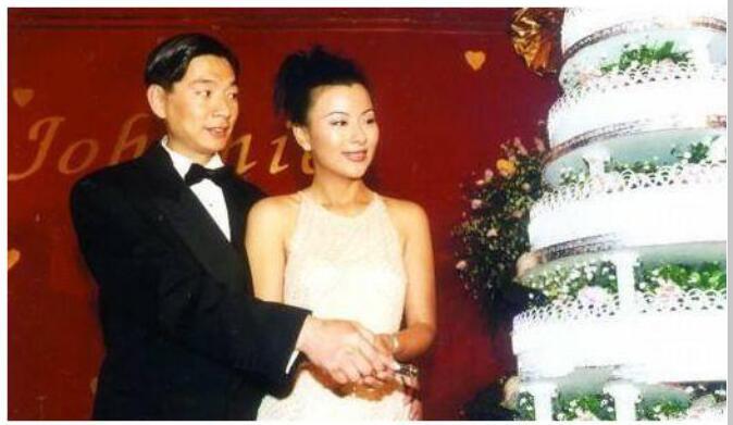 �������ǲ�����С����Ů�� �����Ϲ���˭