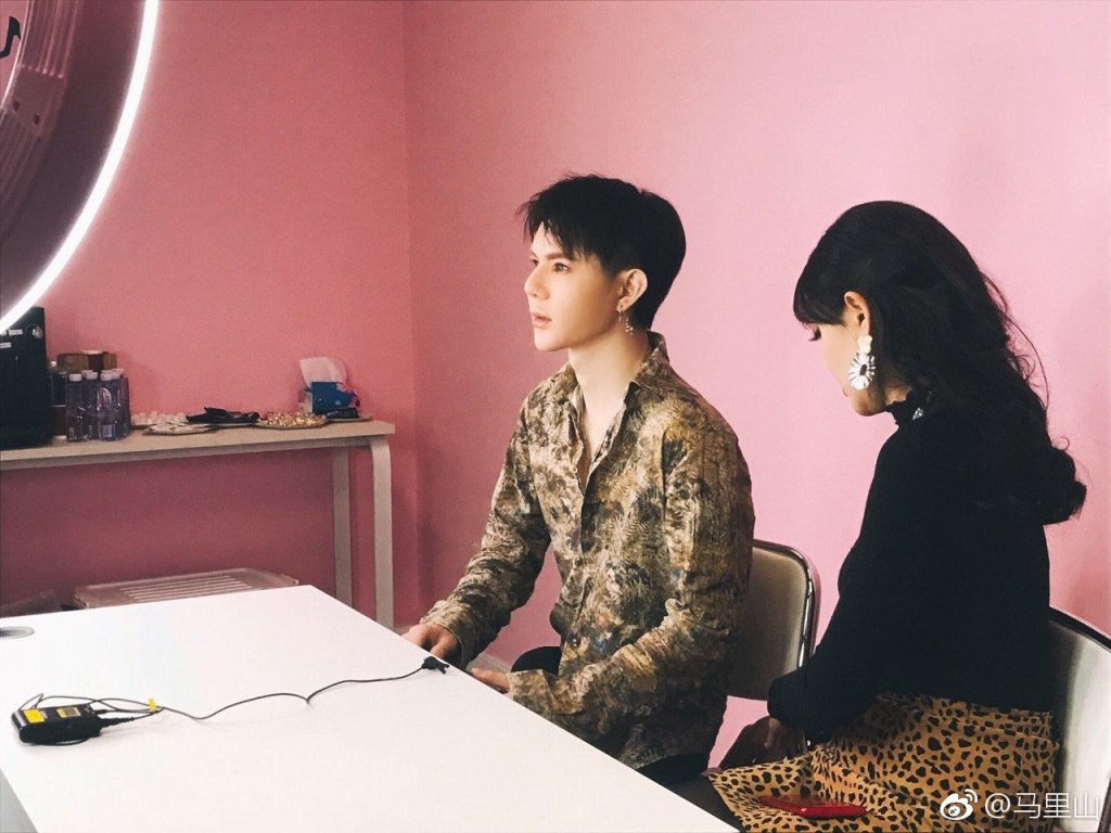 ����ɽ������Ů ����ɽ�����ݰ����ǲ�����Ϸ��ҵ��