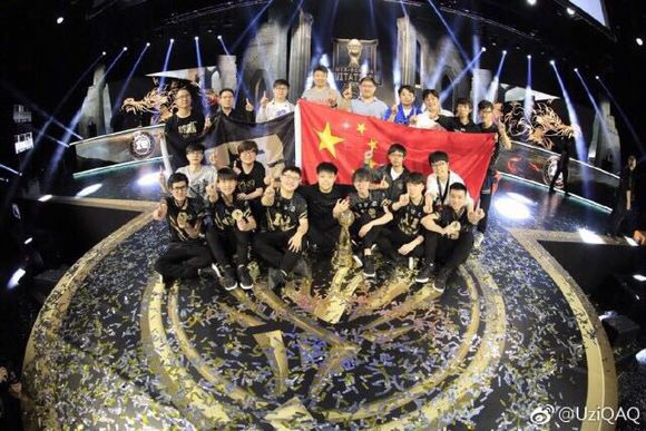 RNG的老板是白星吗 rng的教练是谁