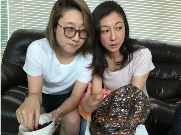 �������������һ������� ����С��Ů���˺�լ