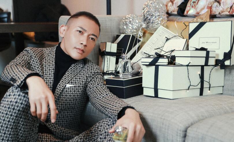 ӡС��嵶���¼�ʱ������һ�� ӡС���¼�˭������