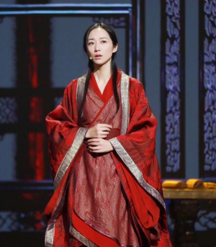 ӡС��嵶���¼�ʱ������һ�� ӡС���¼�˭������