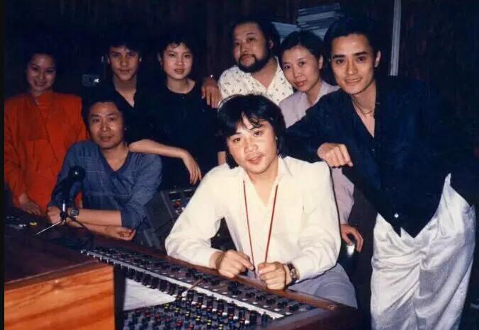 �����Ϊʲô��������Ӣ������ ����Ѻ�ë��˭������