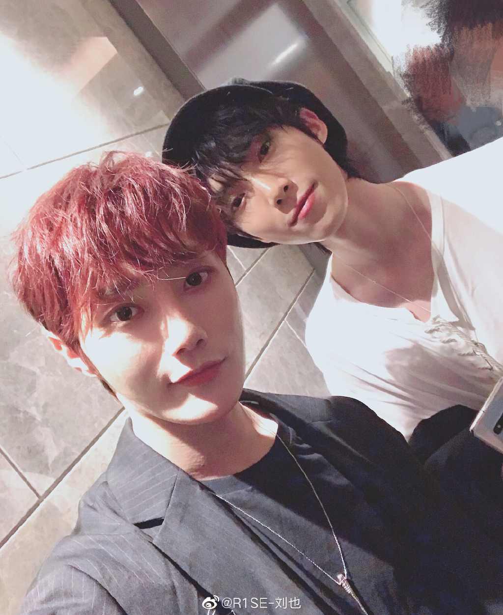 刘也为什么叫小狐狸 刘也蔡徐坤关系好吗