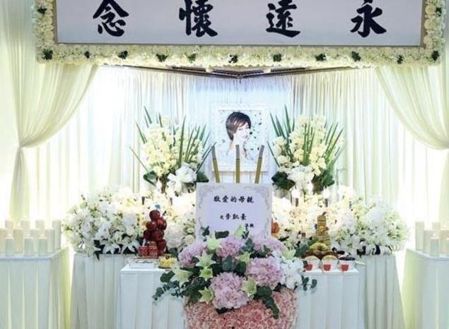 ��۵�һ��Ů����������ʱ��Ƭ ������������Ƭ�ع�