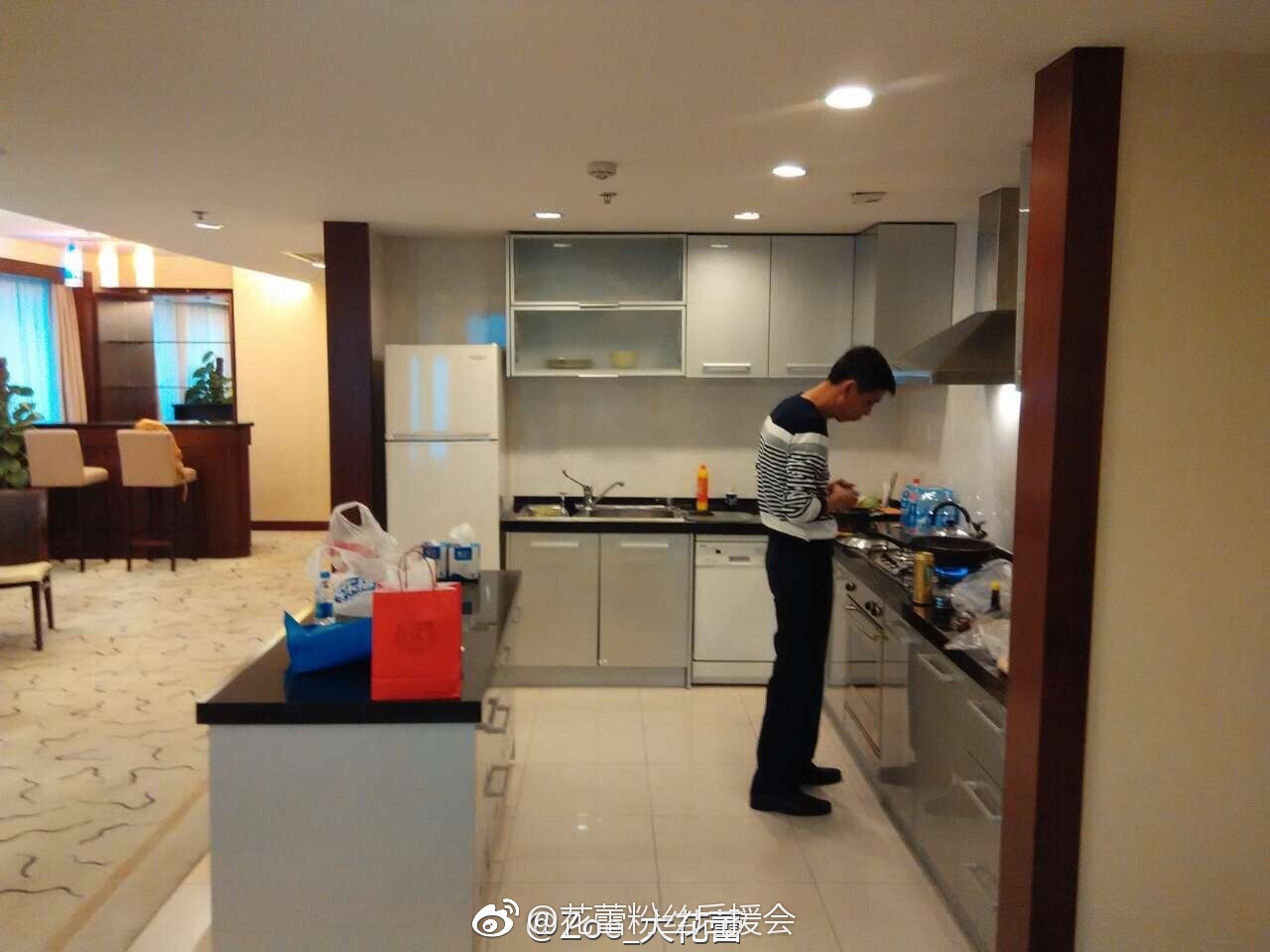 �����ټҾ��ж�� �������Ϲ���ʢ��������Ƭ