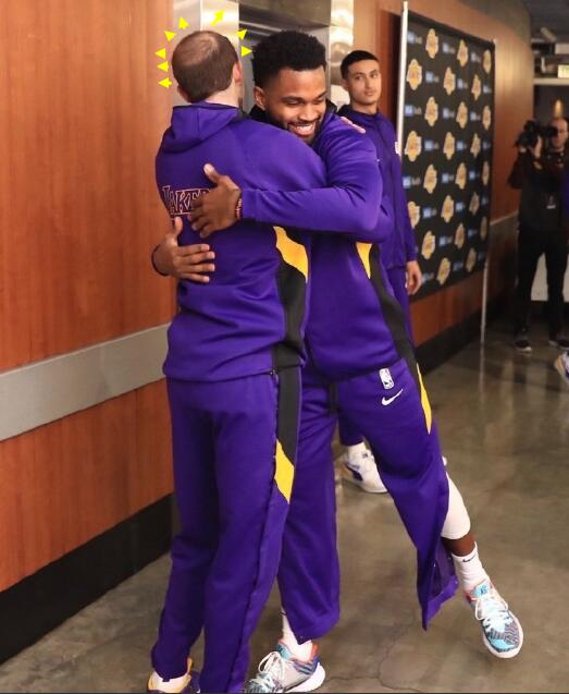 ͺ���Ϳ�³����˭ �����������ڷ��޵�һ����