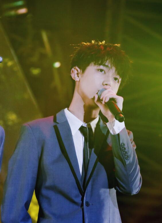 ������Ϊʲô�к�����ds�����ס����� ���������������Ǹ�˧